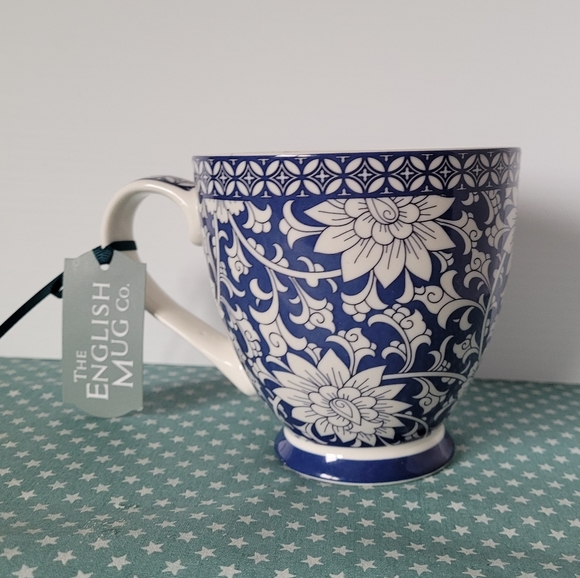 English Mug Co. Dining Blue And White Floral Design English Mug Nwt Poshmark